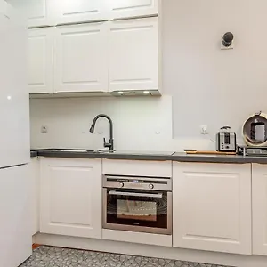 Appartement Nouvel De Caractere Et Climatise A La Joliette, Marseilles